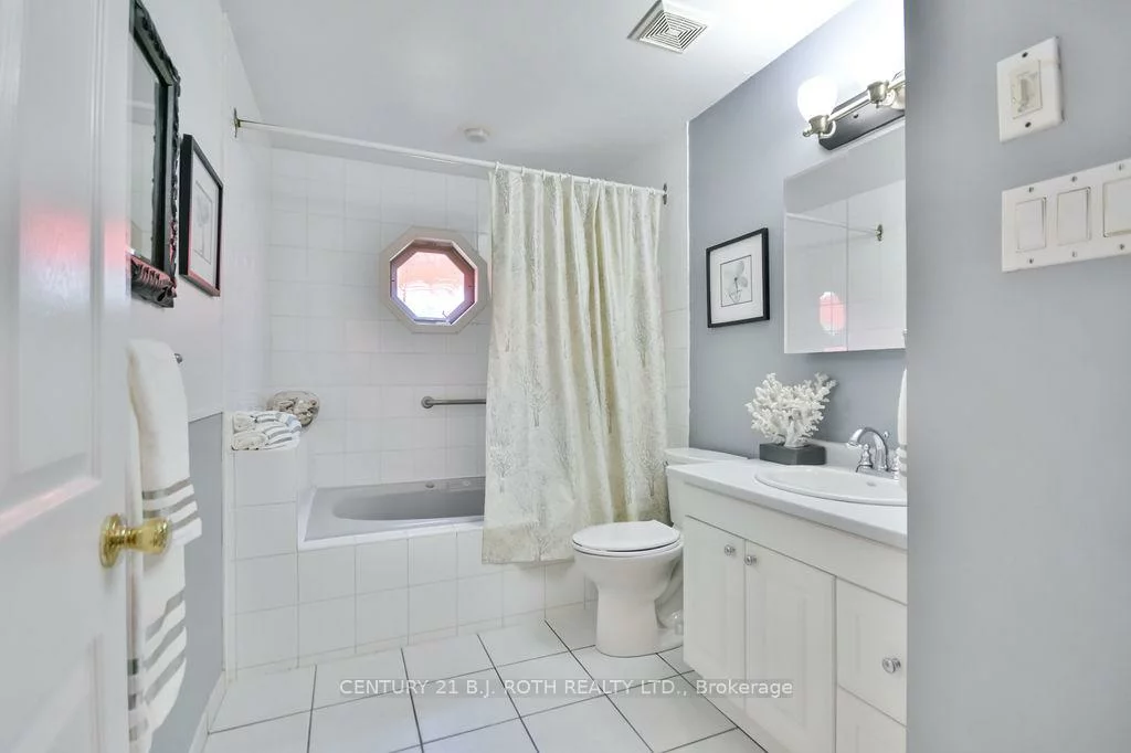 924, Vicrol, Alcona, Innisfil