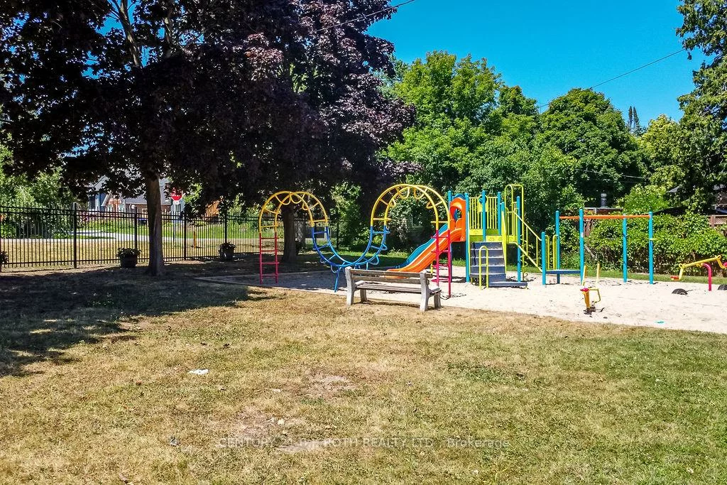 924, Vicrol, Alcona, Innisfil