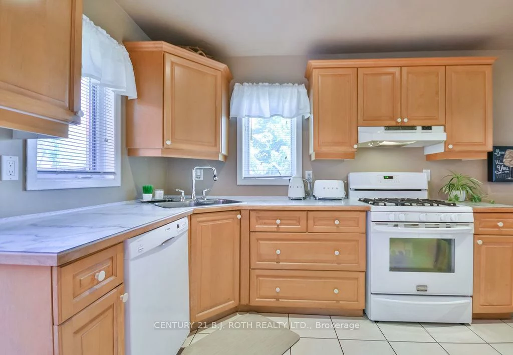 924, Vicrol, Alcona, Innisfil