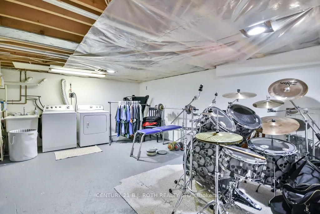 924, Vicrol, Alcona, Innisfil
