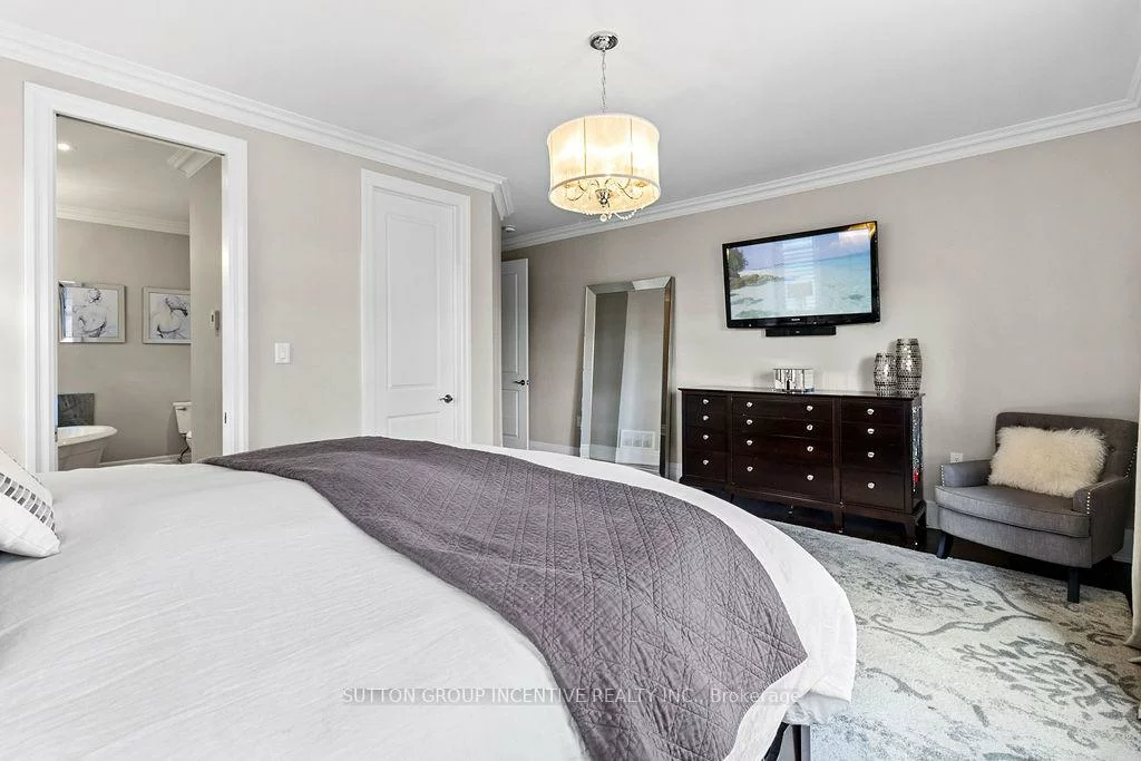 327, Sunnybrae, Stroud, Innisfil