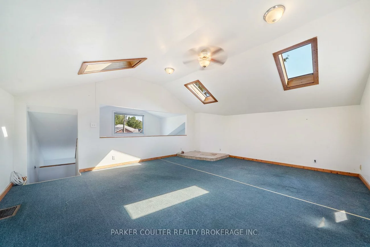 939, Clifton, Alcona, Innisfil