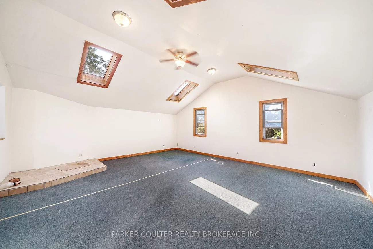 939, Clifton, Alcona, Innisfil