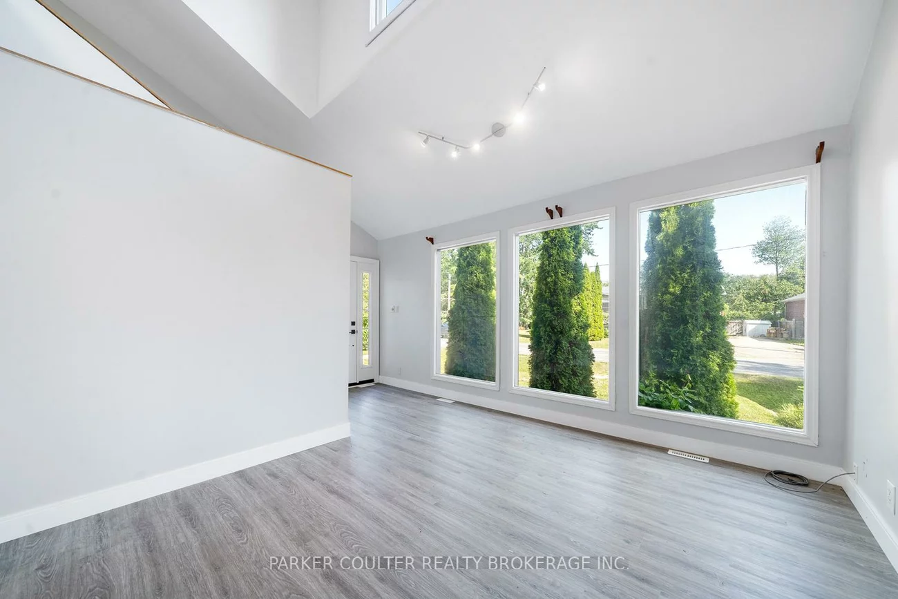 939, Clifton, Alcona, Innisfil