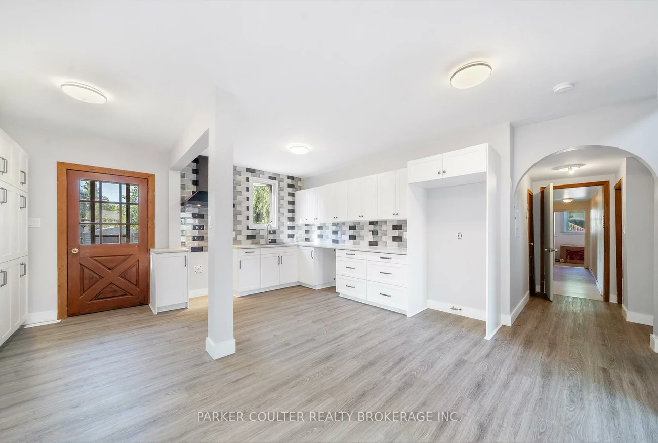 939, Clifton, Alcona, Innisfil