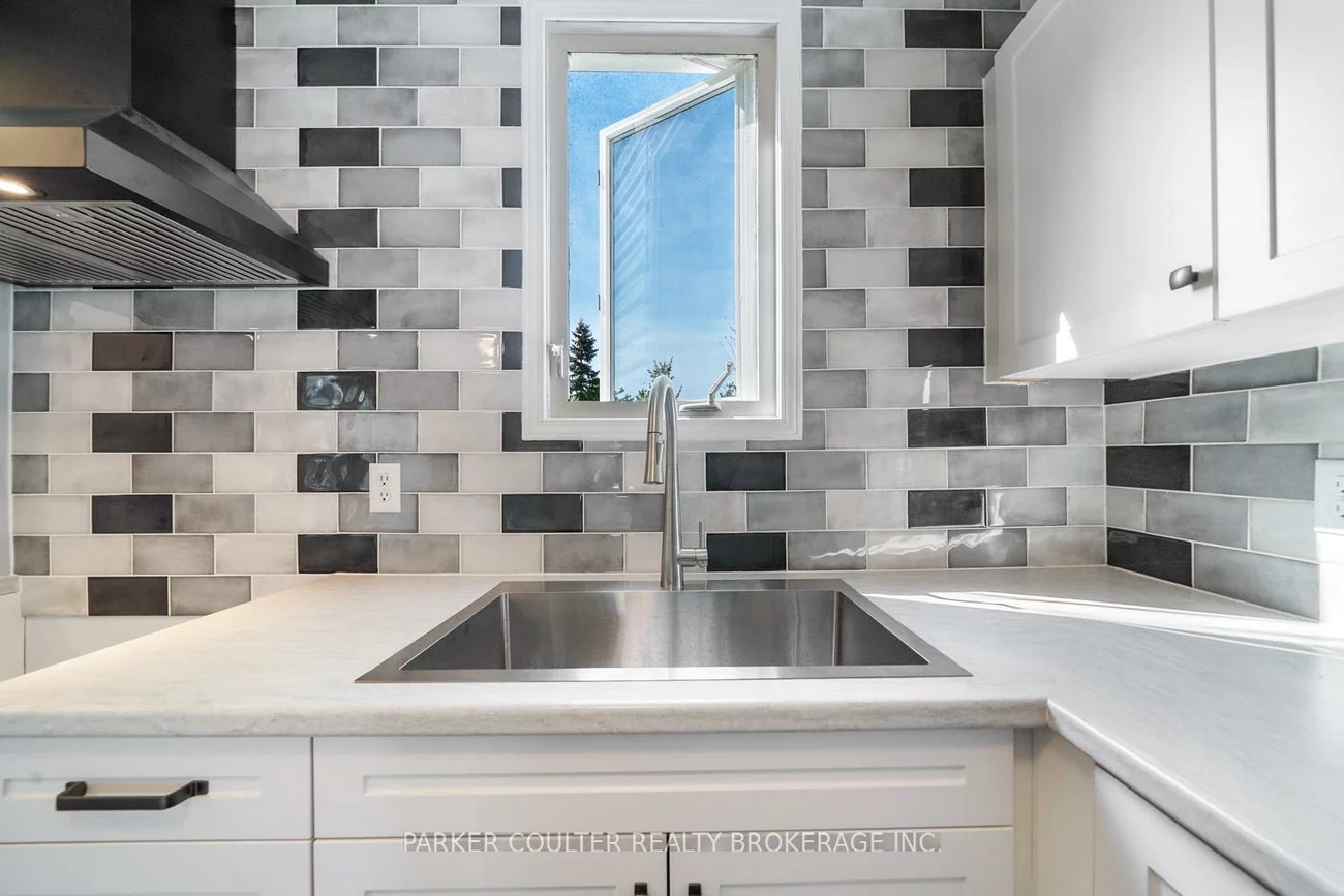 939, Clifton, Alcona, Innisfil