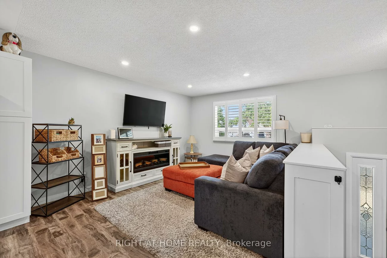 2220, Richardson, Stroud, Innisfil
