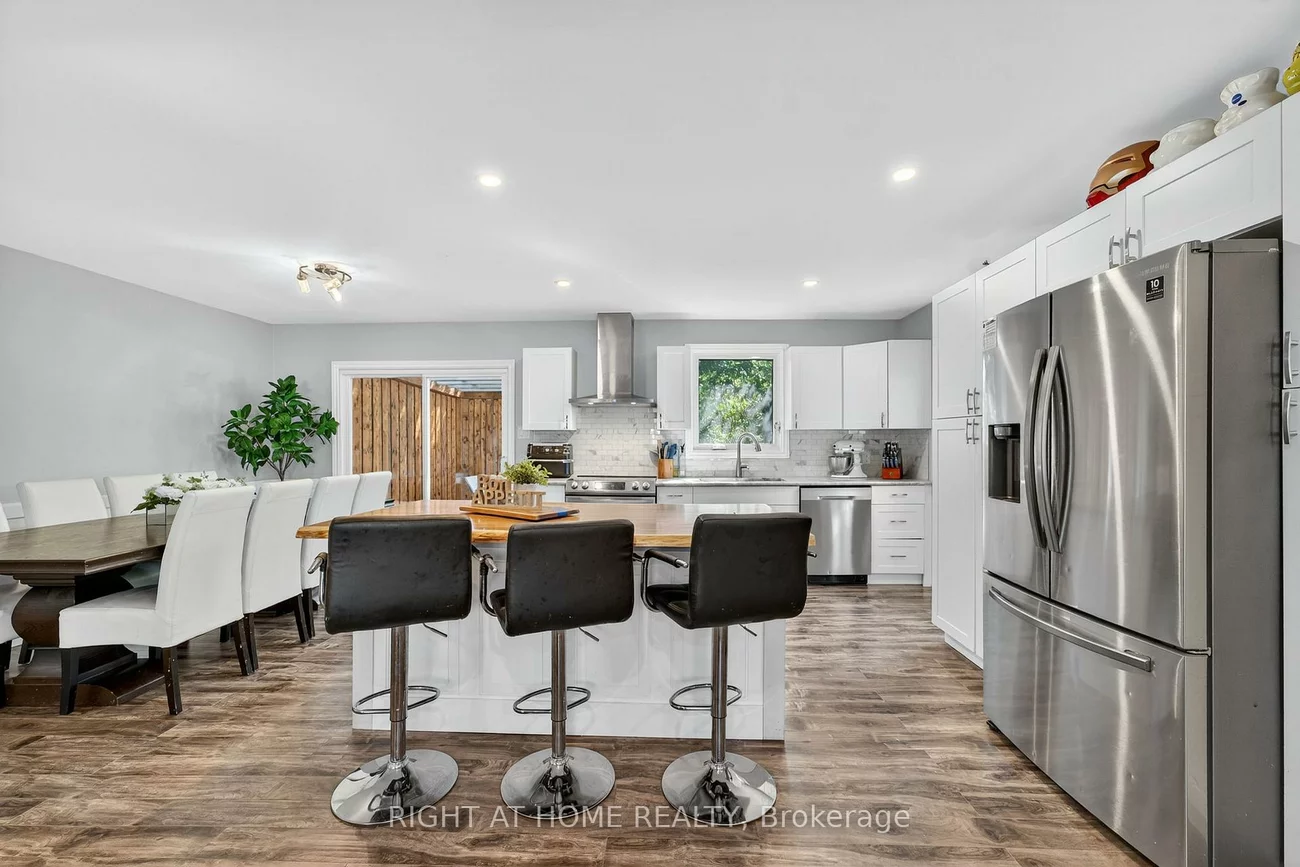 2220, Richardson, Stroud, Innisfil