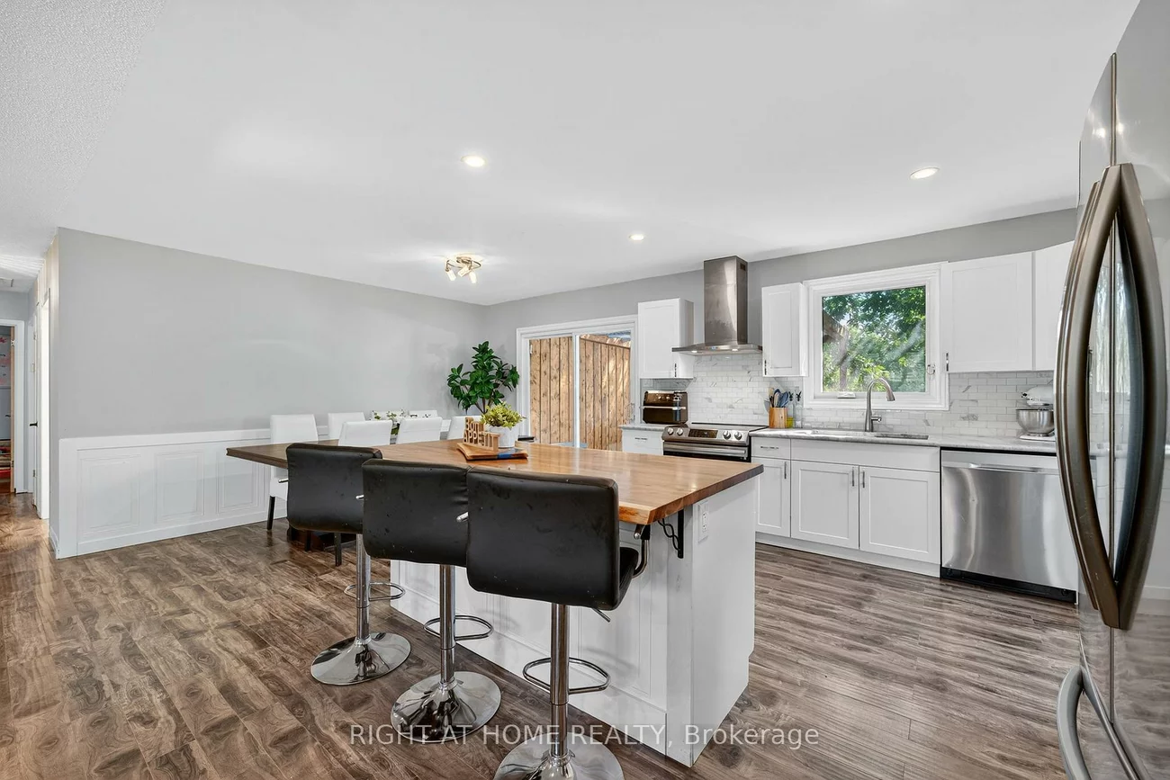 2220, Richardson, Stroud, Innisfil