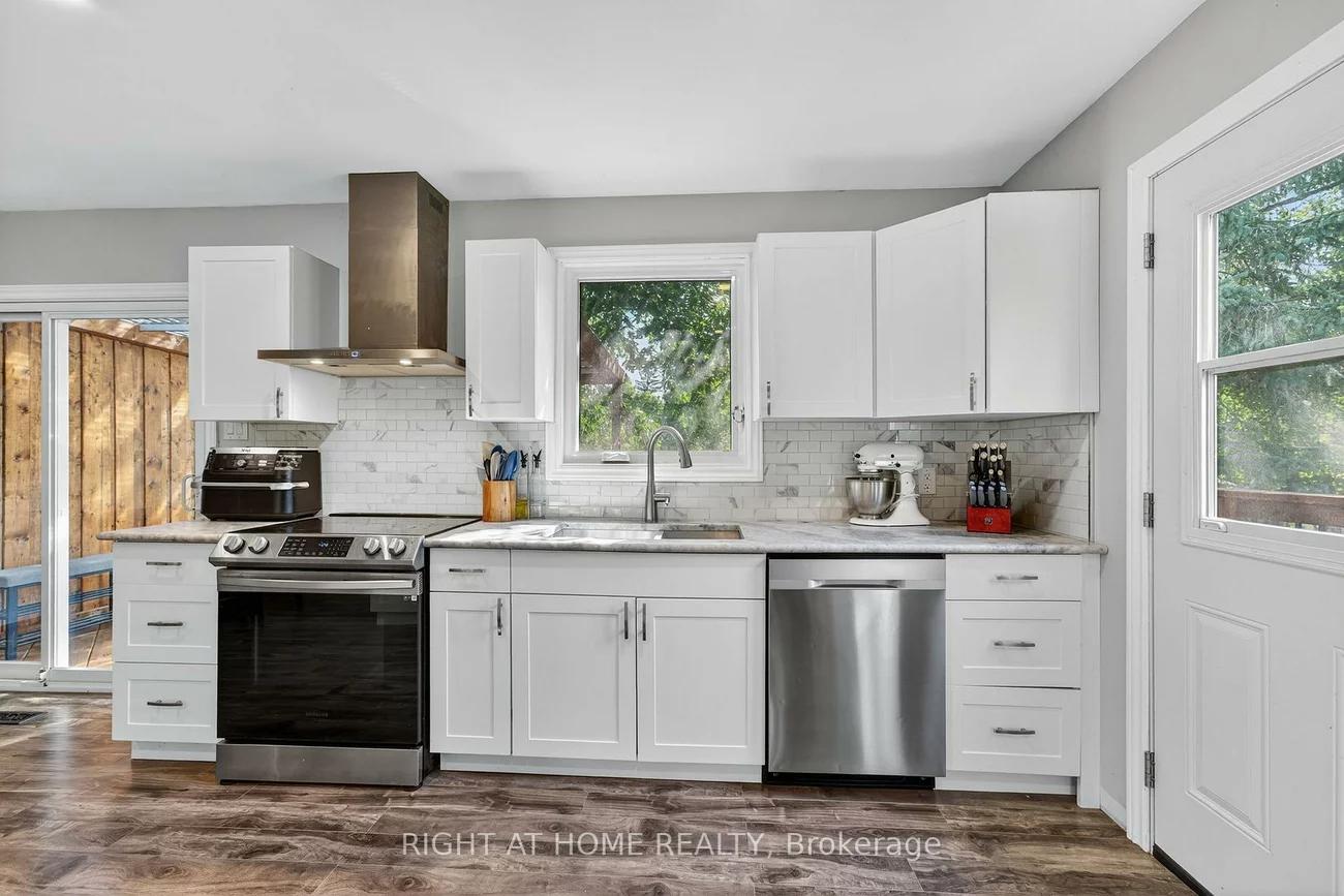 2220, Richardson, Stroud, Innisfil