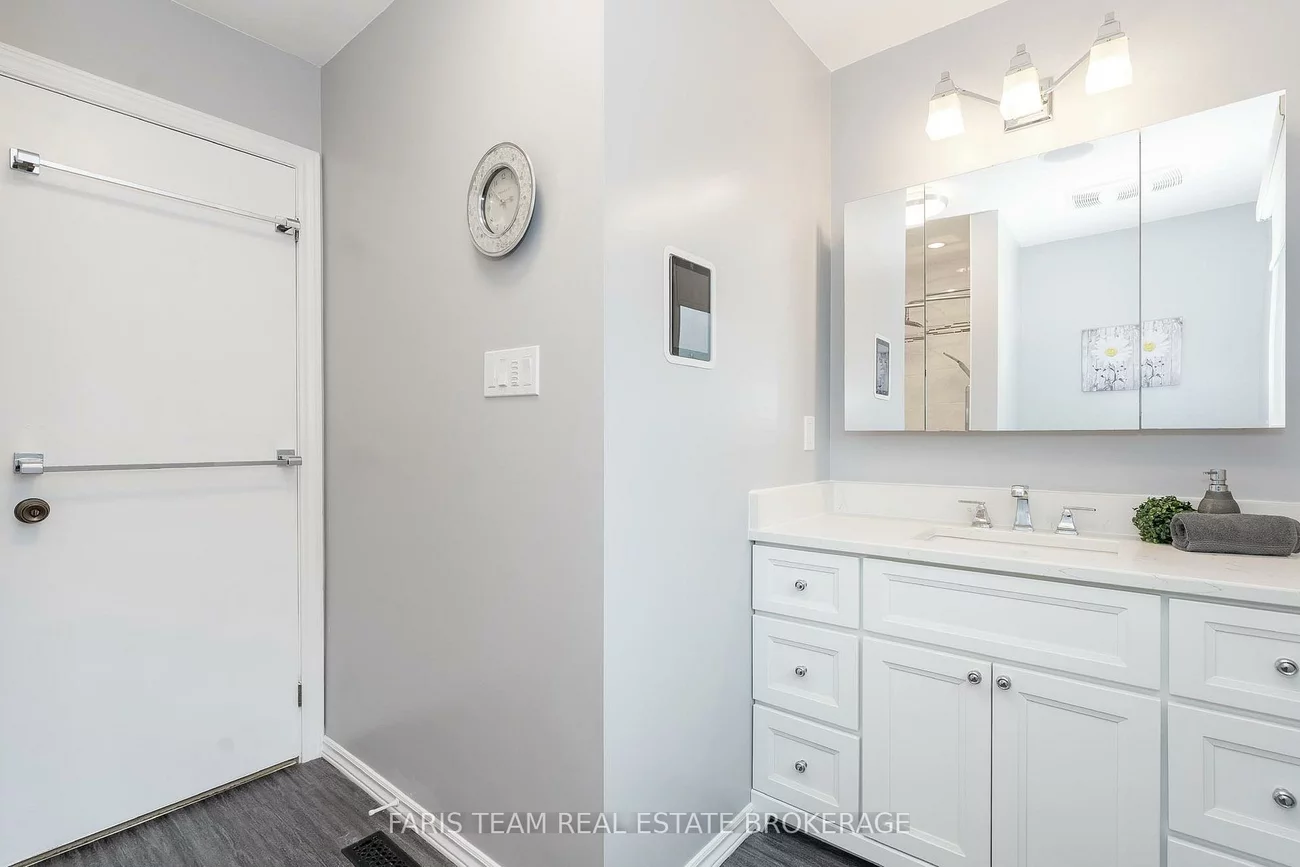 2275, Webb, Stroud, Innisfil