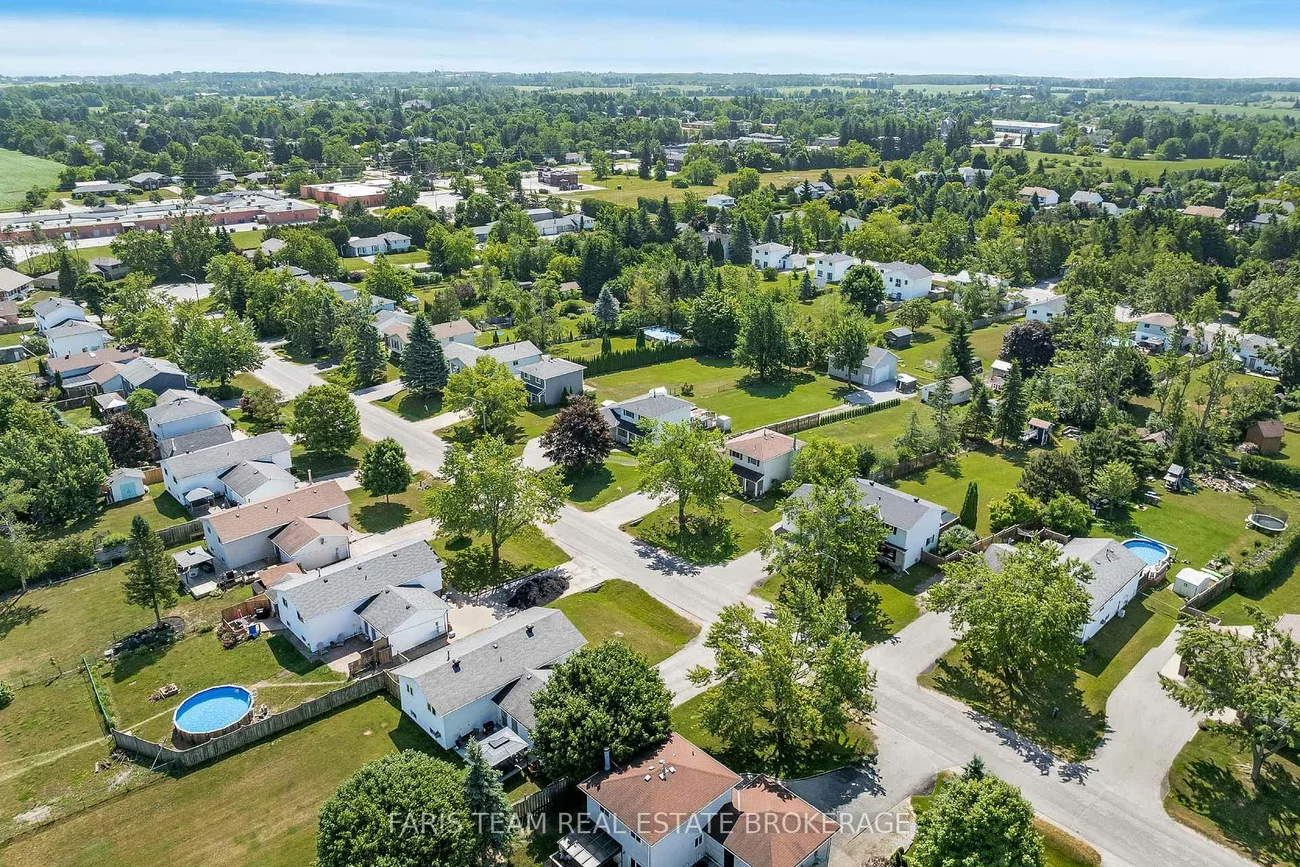 2275, Webb, Stroud, Innisfil