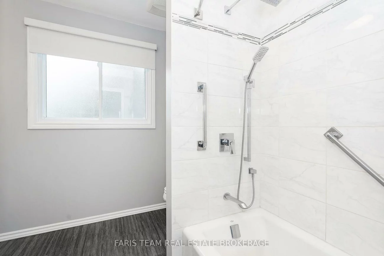 2275, Webb, Stroud, Innisfil