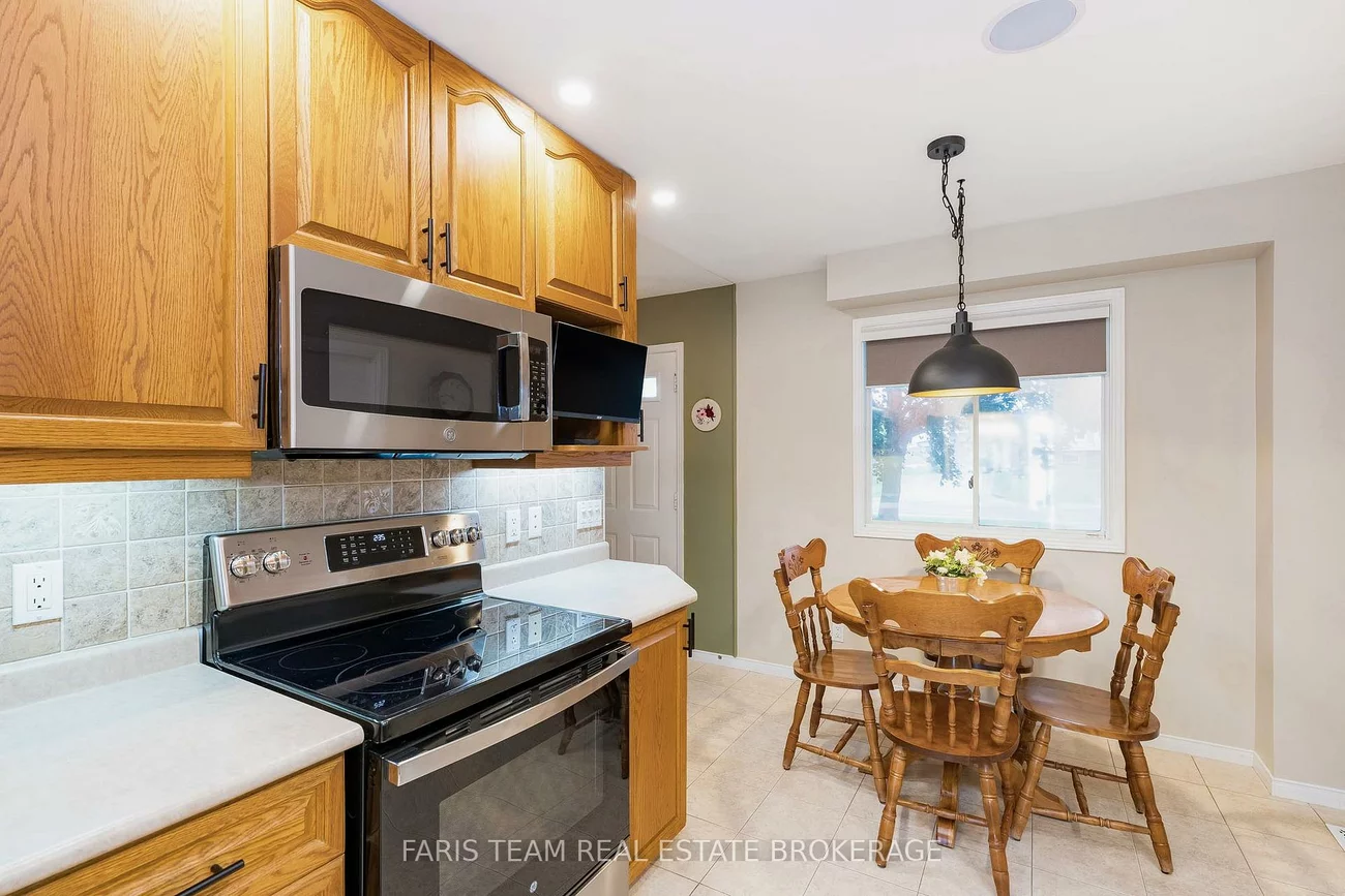 2275, Webb, Stroud, Innisfil