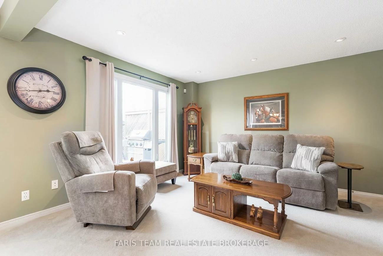 2275, Webb, Stroud, Innisfil
