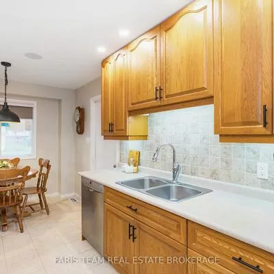 2275, Webb, Stroud, Innisfil