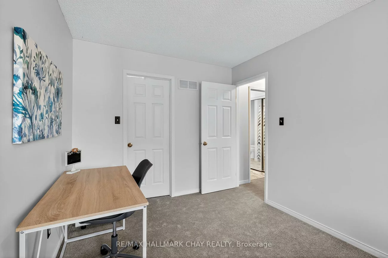 992, Anna Maria, Alcona, Innisfil