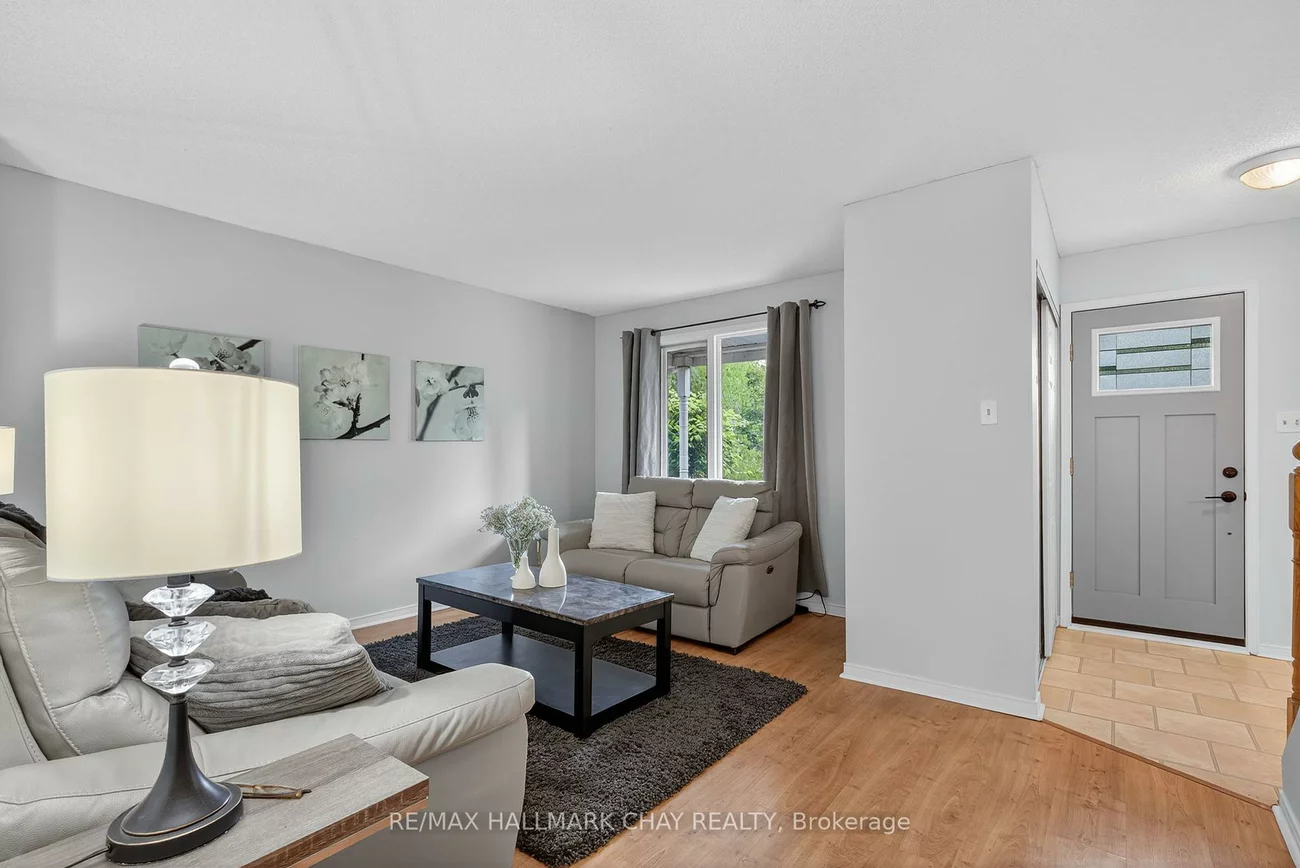 992, Anna Maria, Alcona, Innisfil
