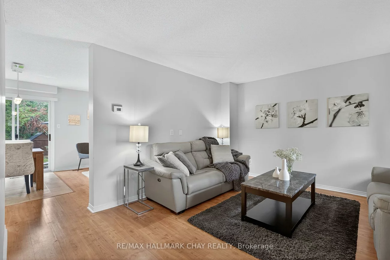 992, Anna Maria, Alcona, Innisfil