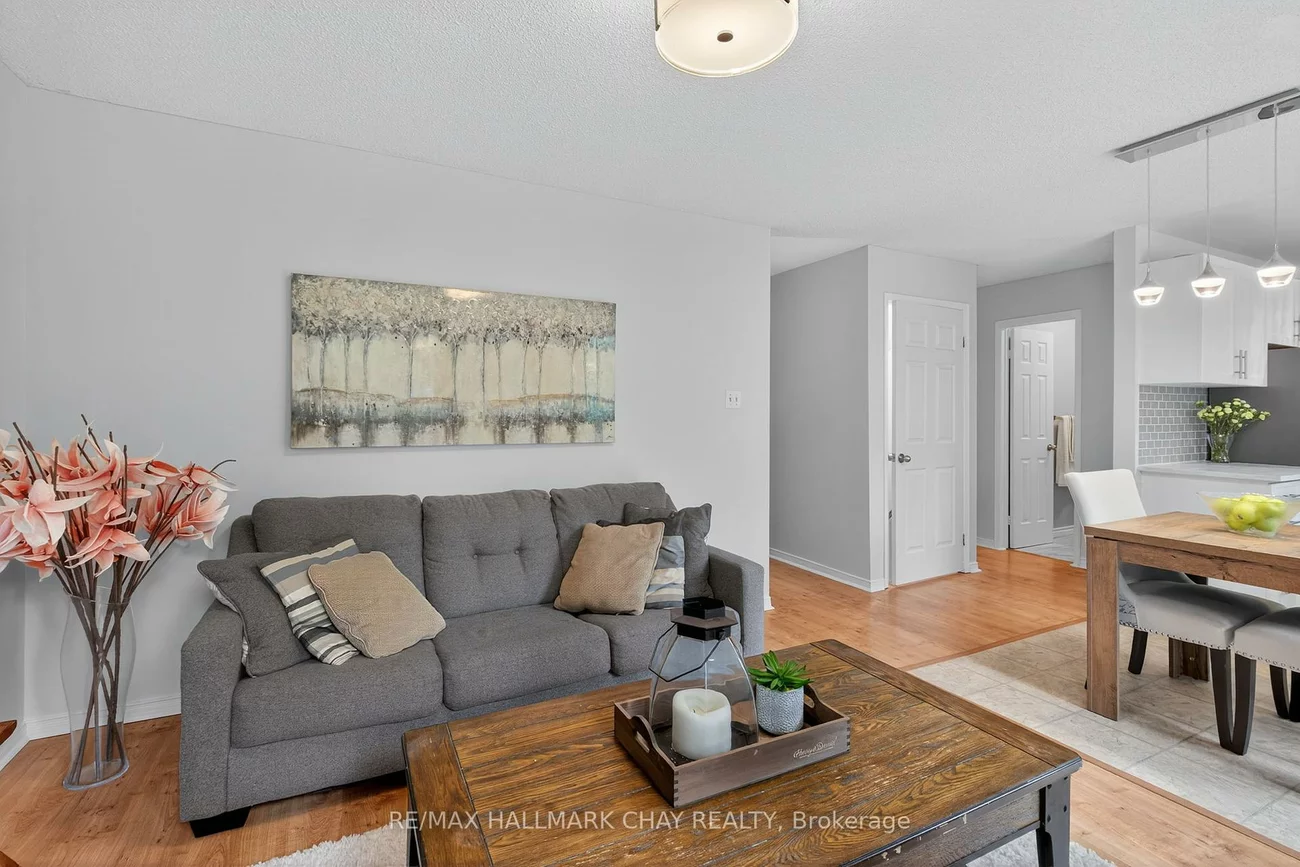 992, Anna Maria, Alcona, Innisfil