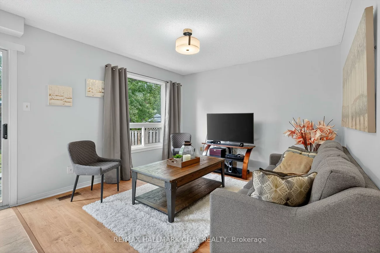 992, Anna Maria, Alcona, Innisfil
