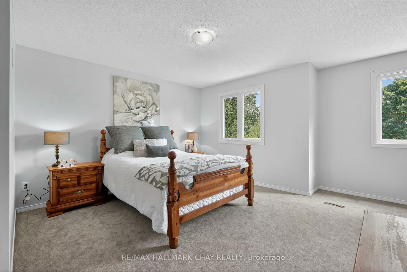 992, Anna Maria, Alcona, Innisfil