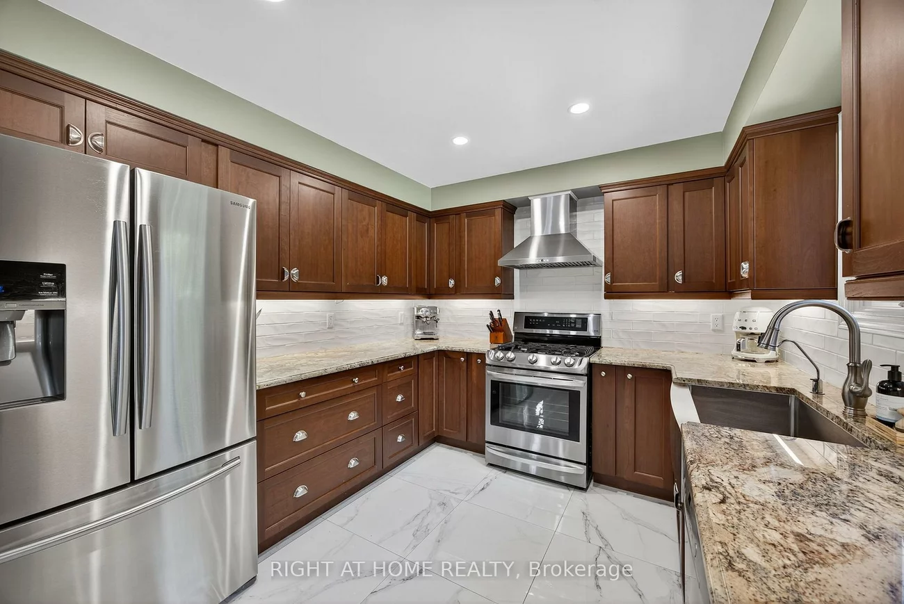 1012, Linden, Alcona, Innisfil