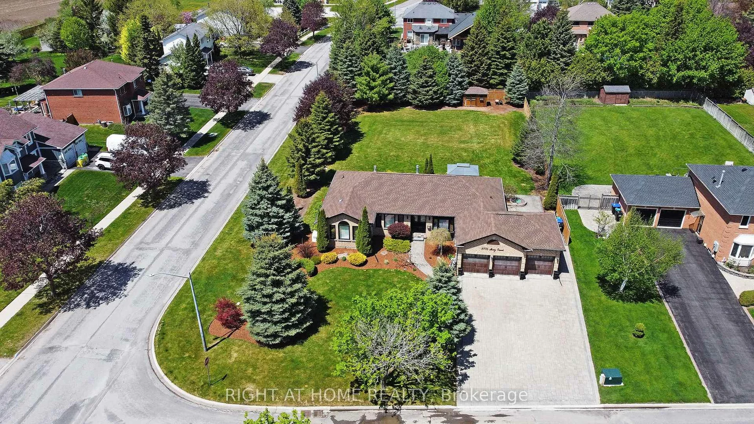 2706, Shering, Stroud, Innisfil