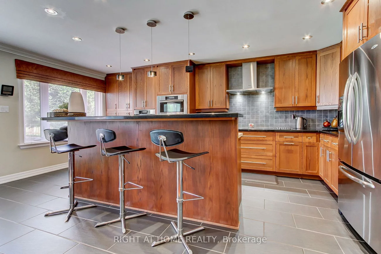 2706, Shering, Stroud, Innisfil