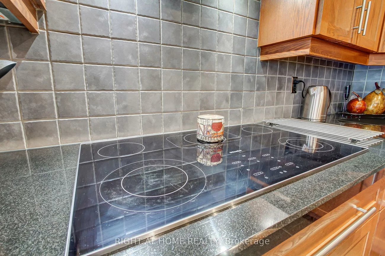 2706, Shering, Stroud, Innisfil