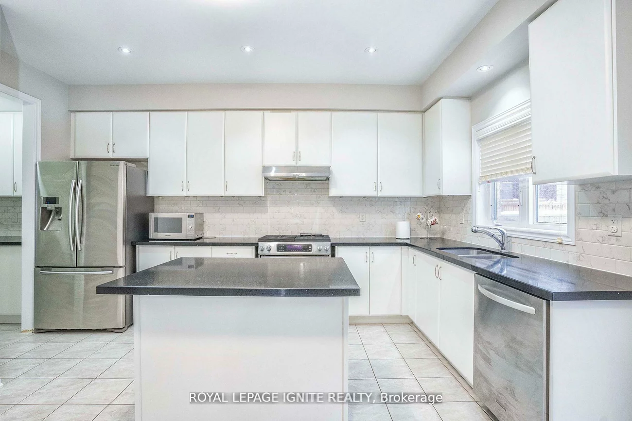 1382, Dallman, Lefroy, Innisfil