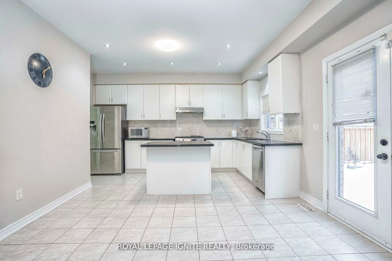 1382, Dallman, Lefroy, Innisfil