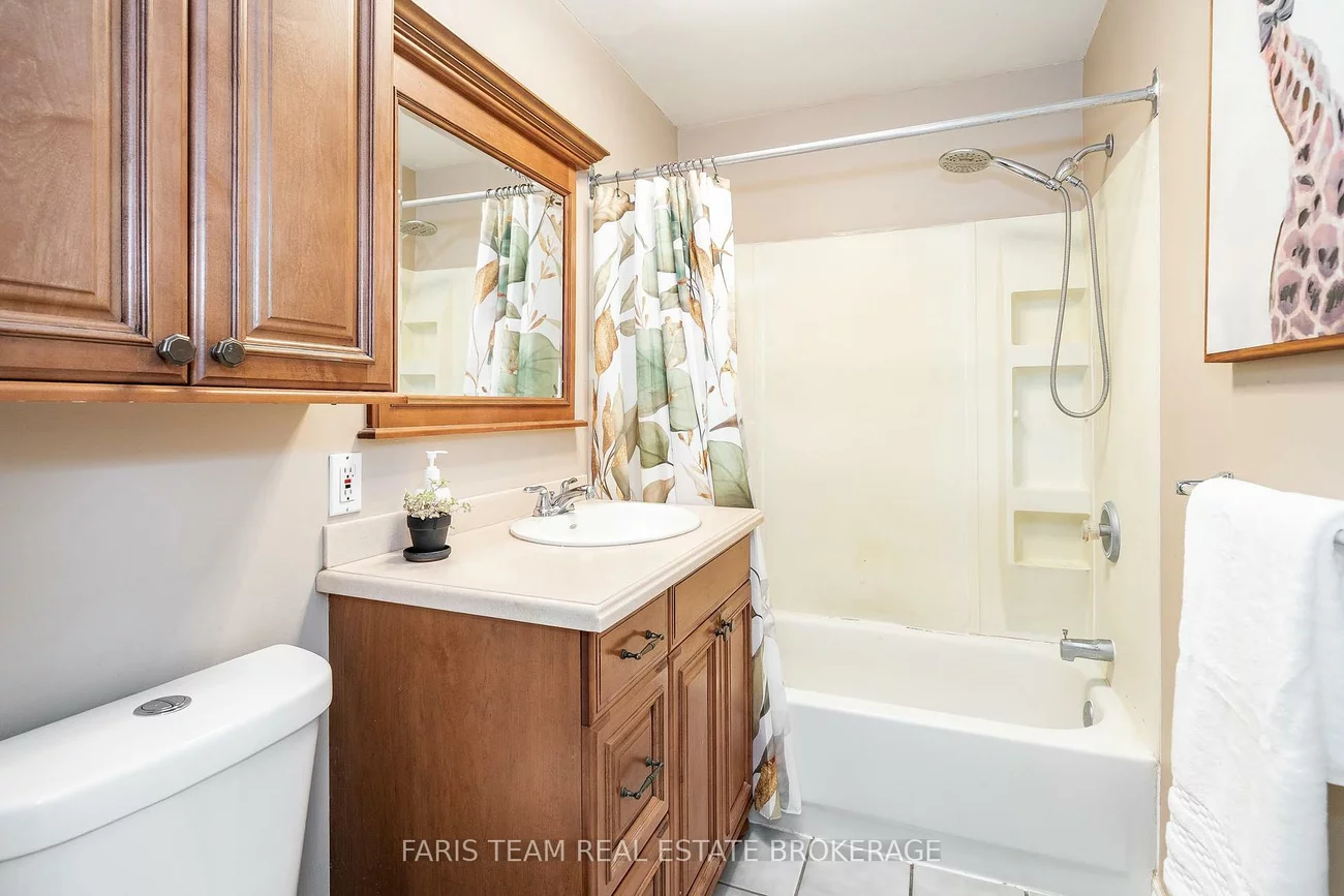 2108, Victoria, Stroud, Innisfil