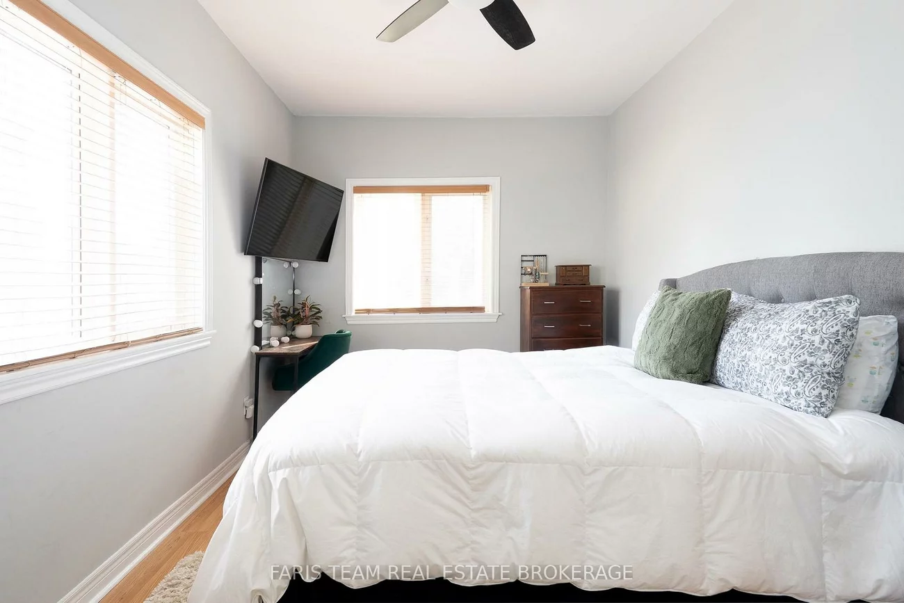 2108, Victoria, Stroud, Innisfil