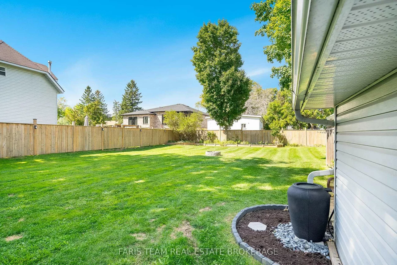 2108, Victoria, Stroud, Innisfil