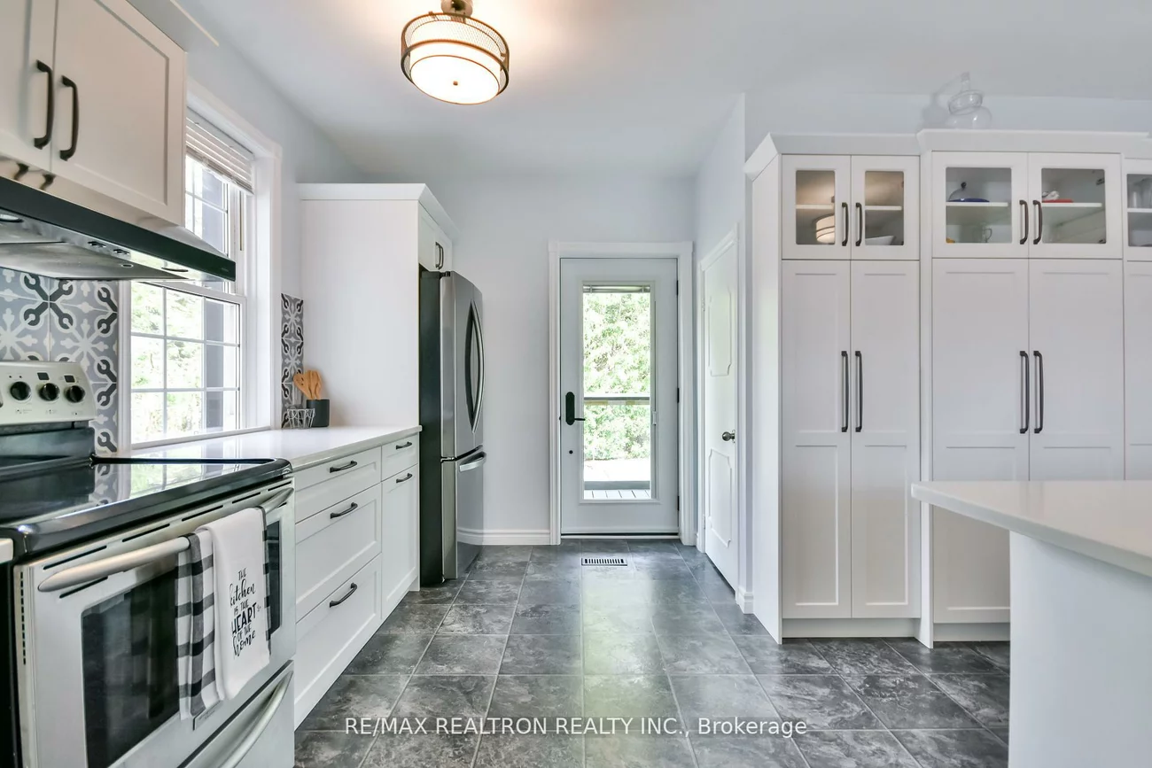 5872, Yonge, Churchill, Innisfil