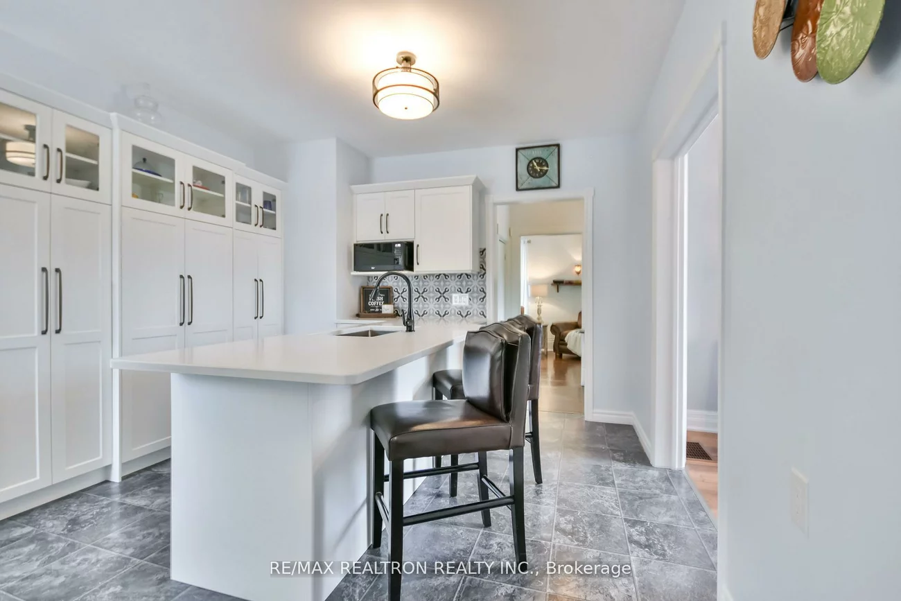 5872, Yonge, Churchill, Innisfil
