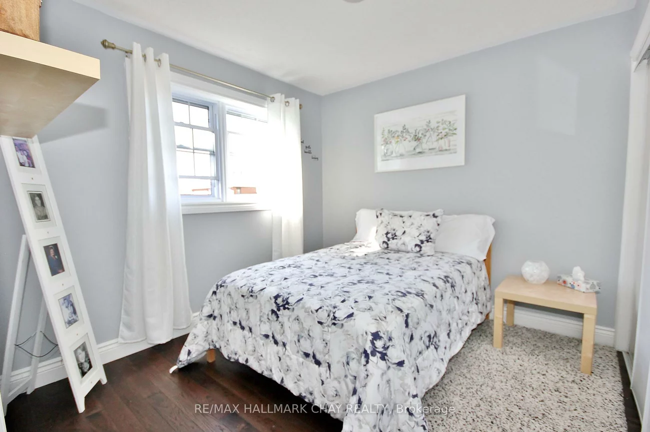 1084, Winnifred, Alcona, Innisfil