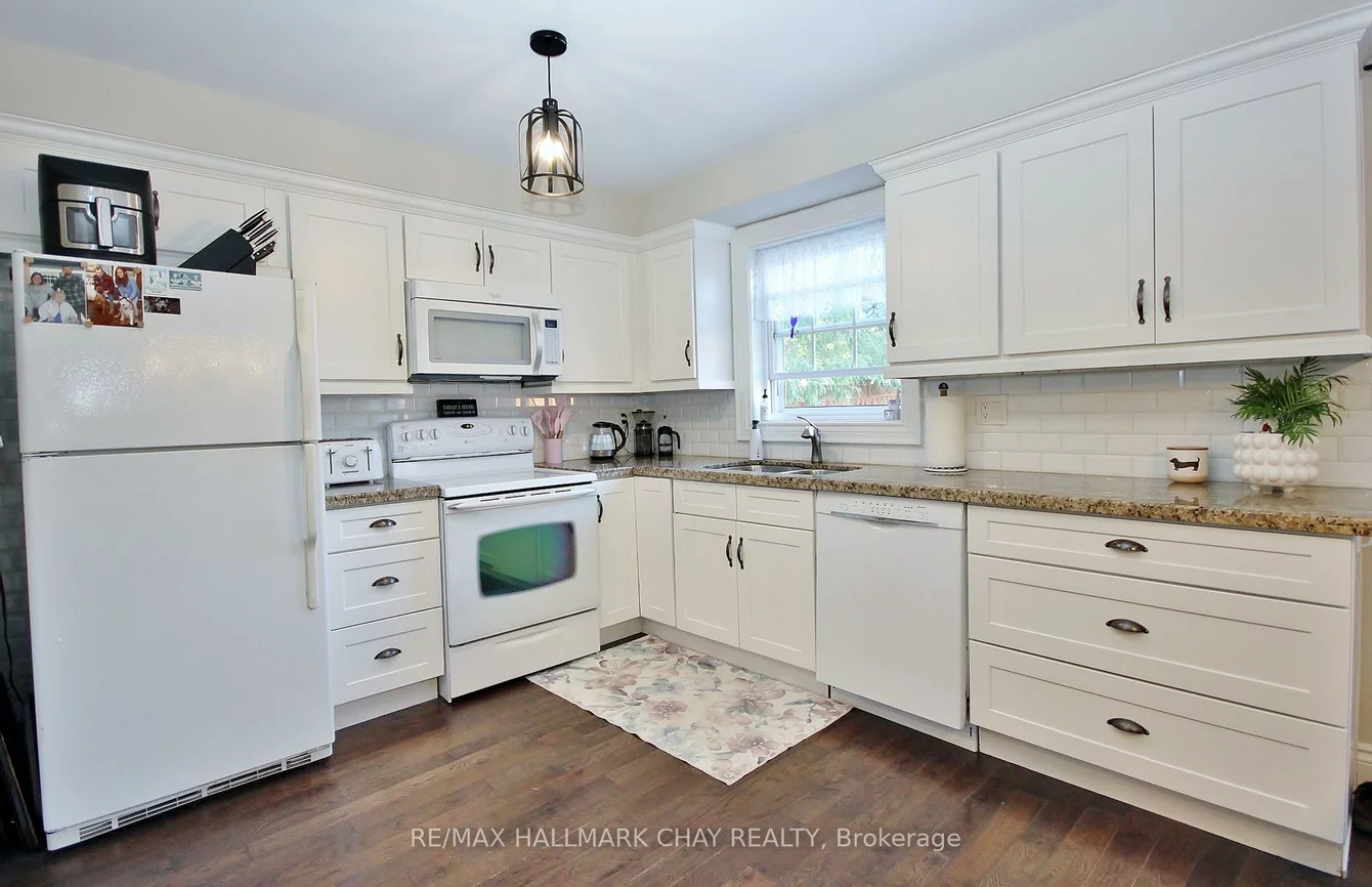 1084, Winnifred, Alcona, Innisfil