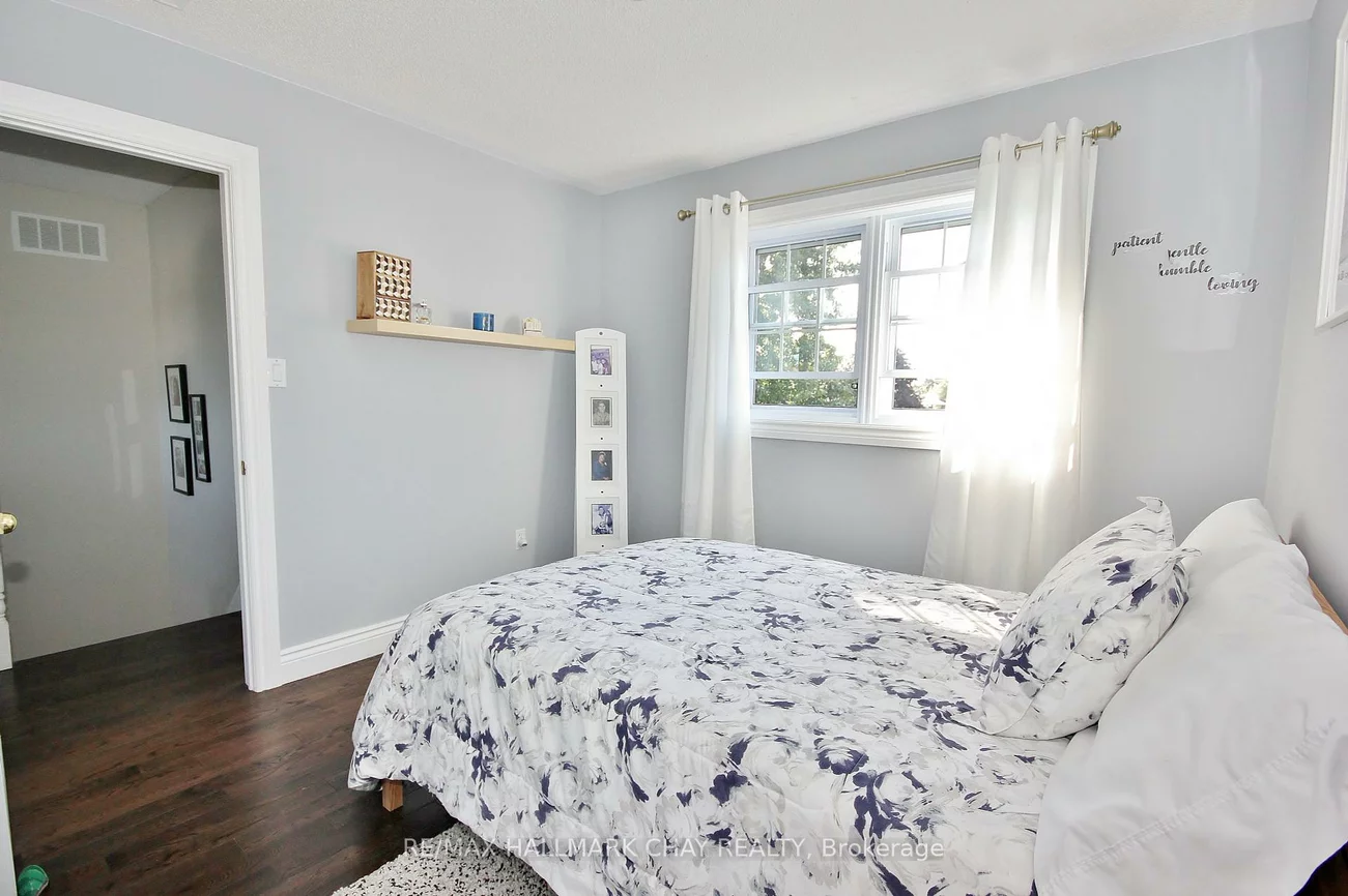 1084, Winnifred, Alcona, Innisfil