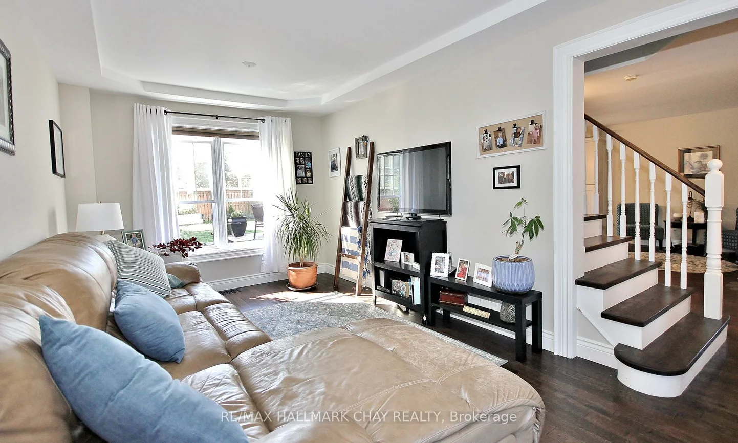 1084, Winnifred, Alcona, Innisfil