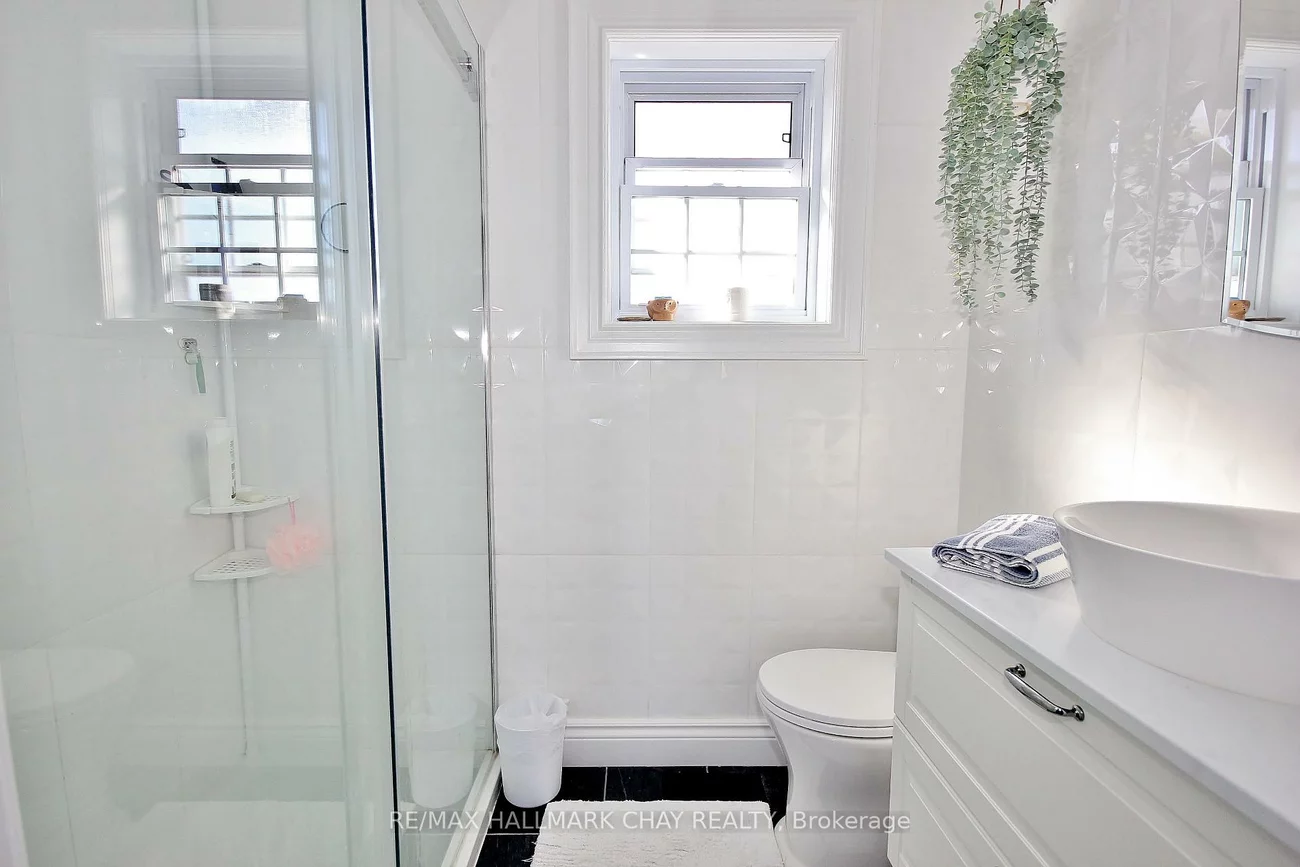 1084, Winnifred, Alcona, Innisfil