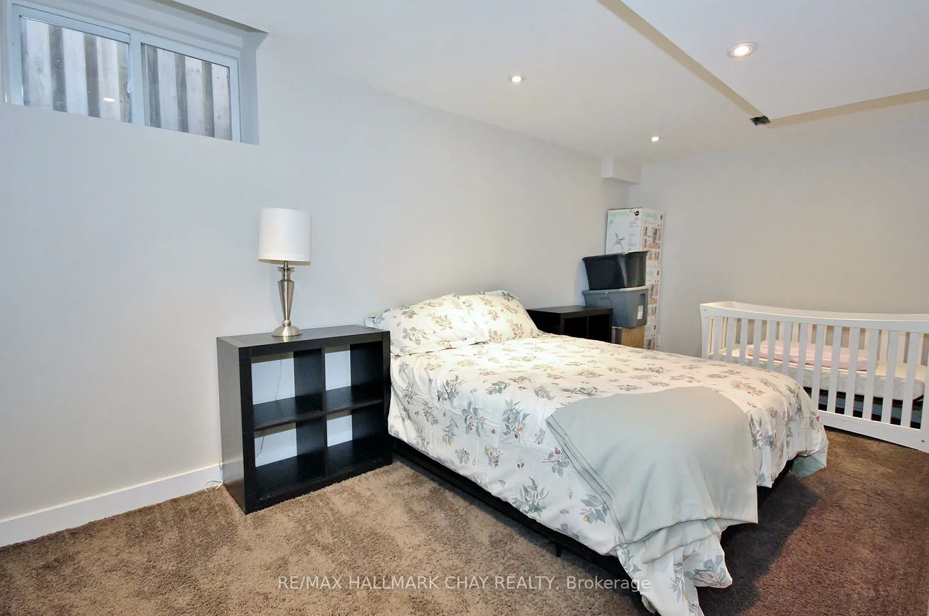 1084, Winnifred, Alcona, Innisfil