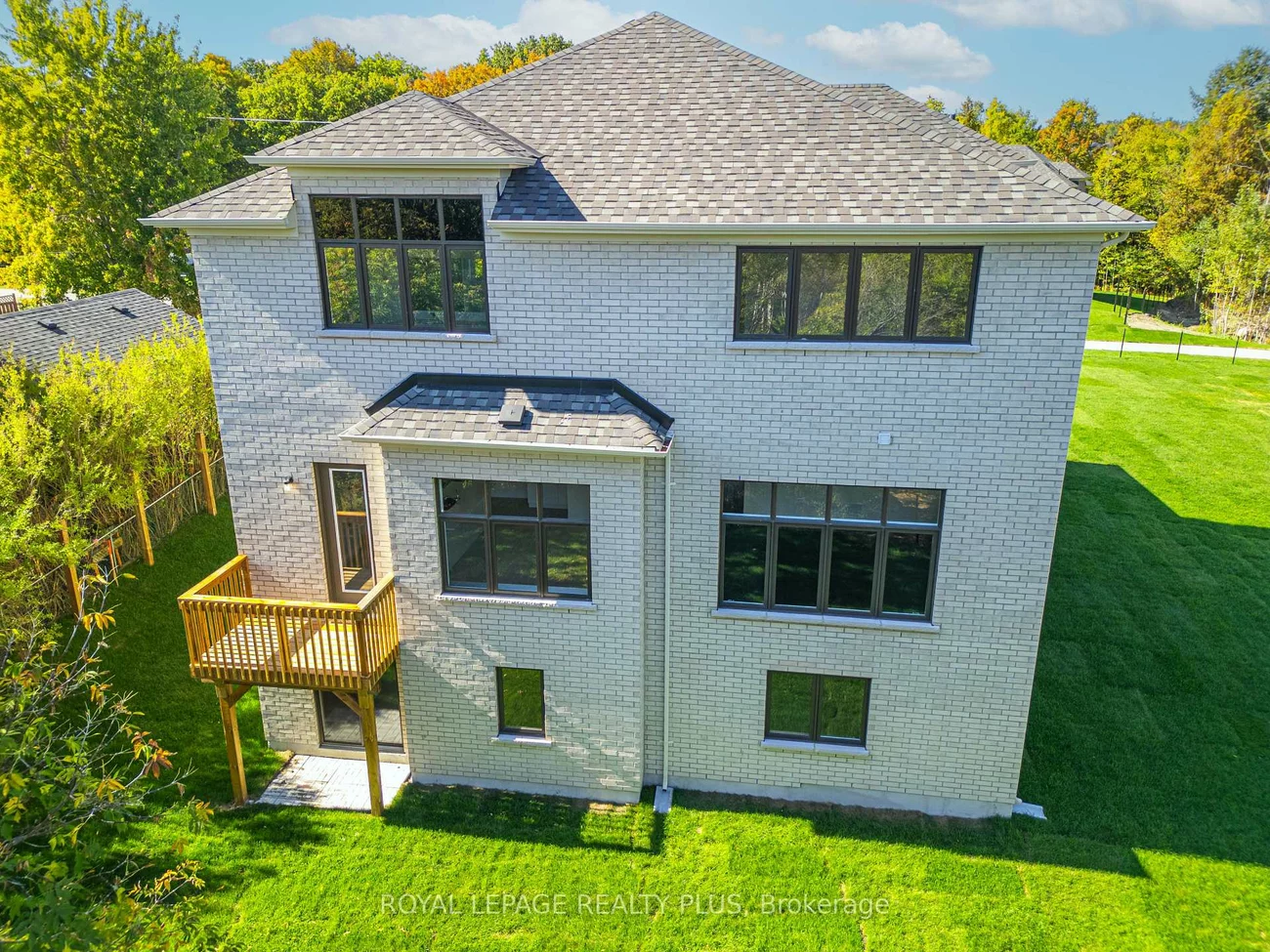981, Church, Lefroy, Innisfil