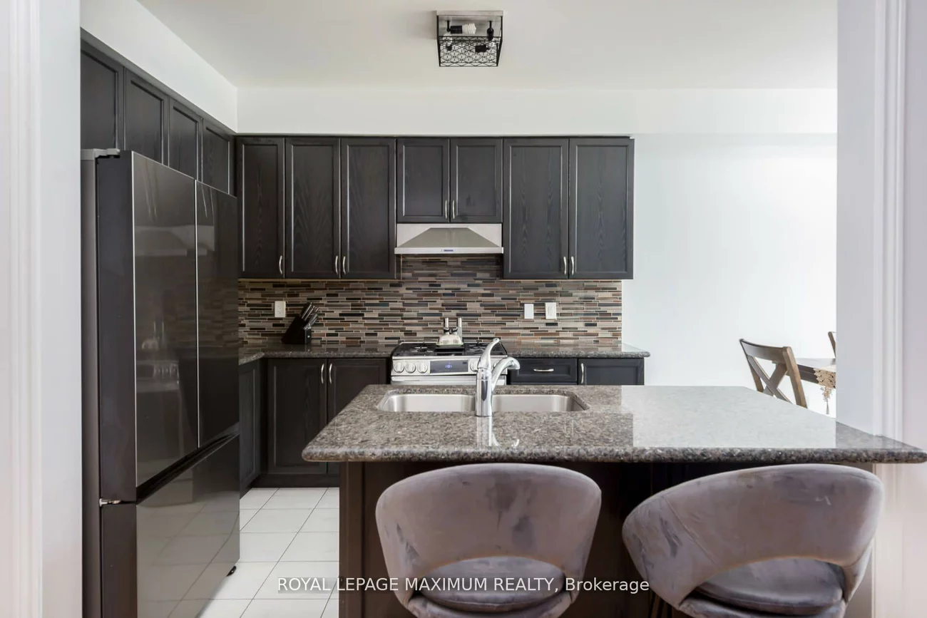 1518, Farrow, Alcona, Innisfil