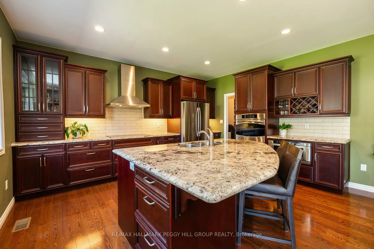 222, Glenn, Stroud, Innisfil