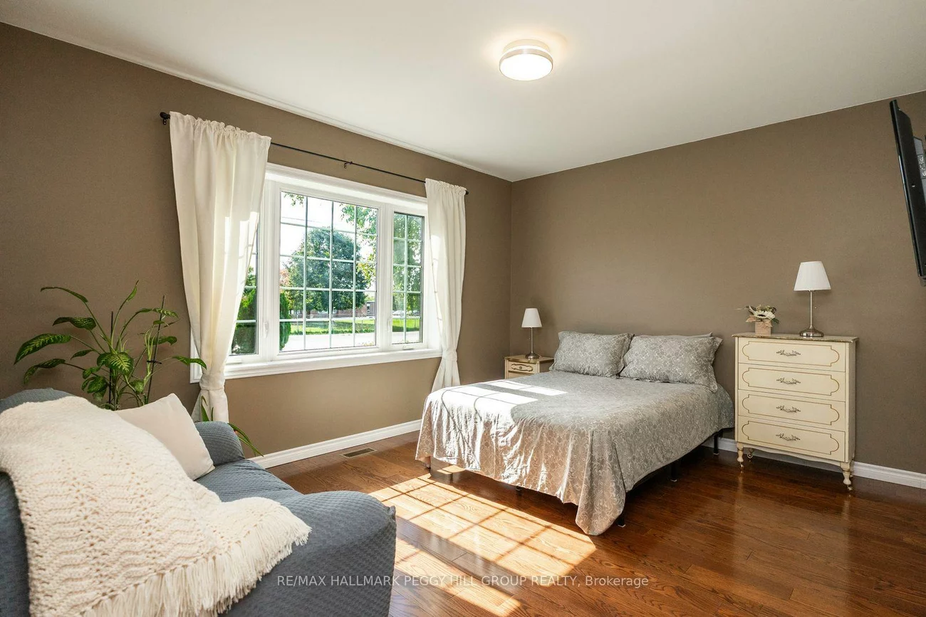 222, Glenn, Stroud, Innisfil