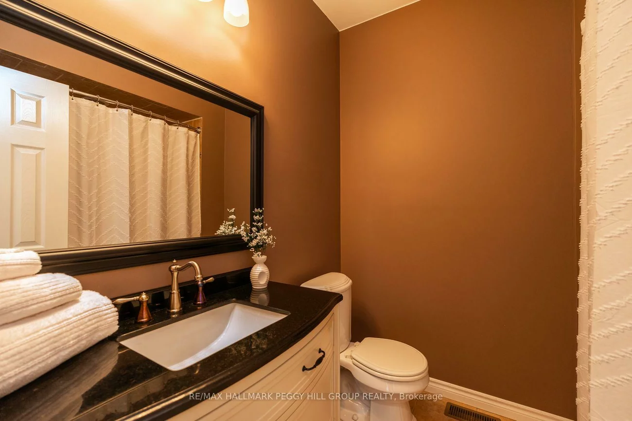 222, Glenn, Stroud, Innisfil