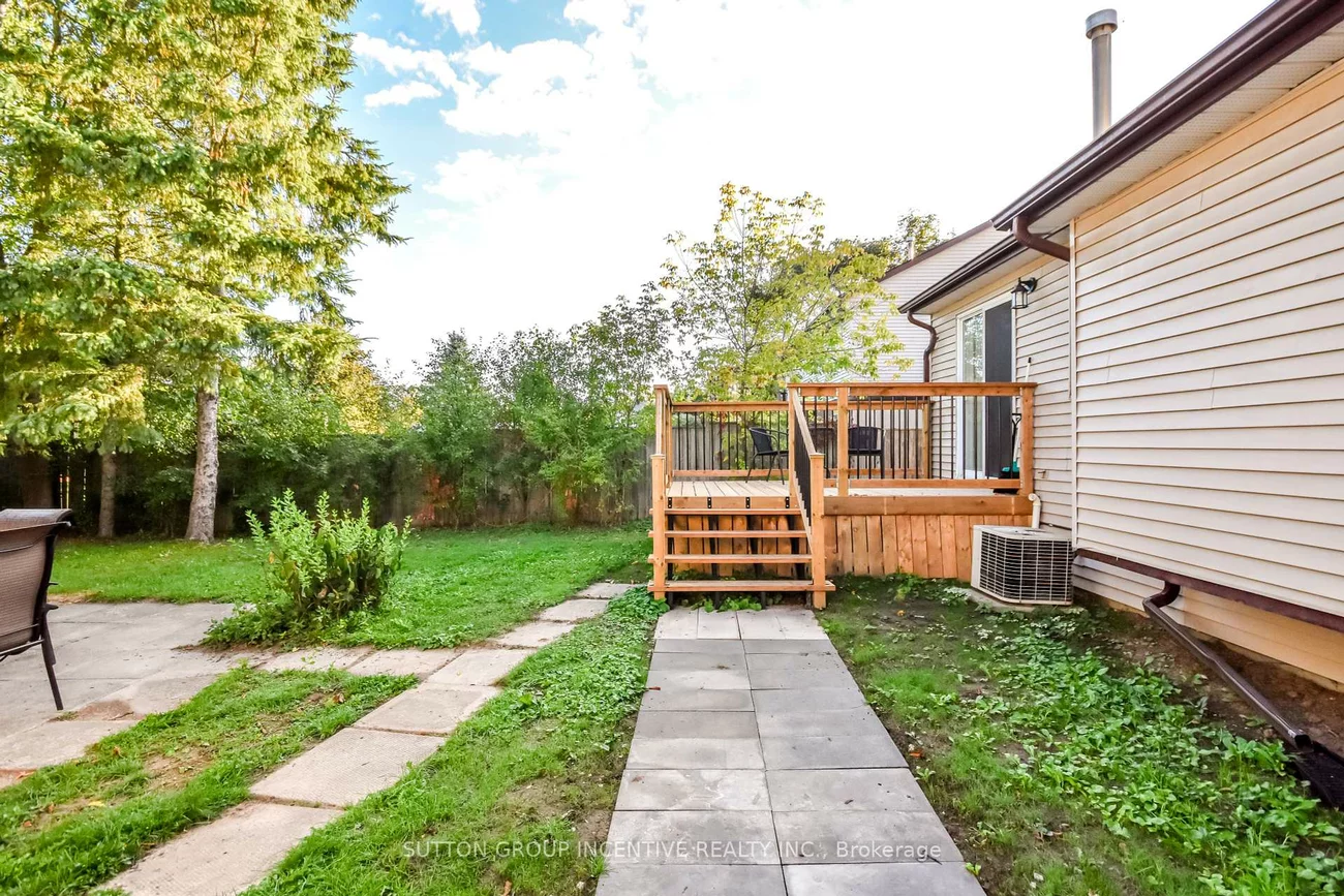 2276, Scythes, Stroud, Innisfil