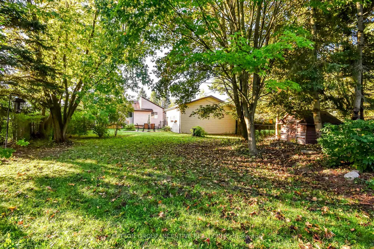 2276, Scythes, Stroud, Innisfil